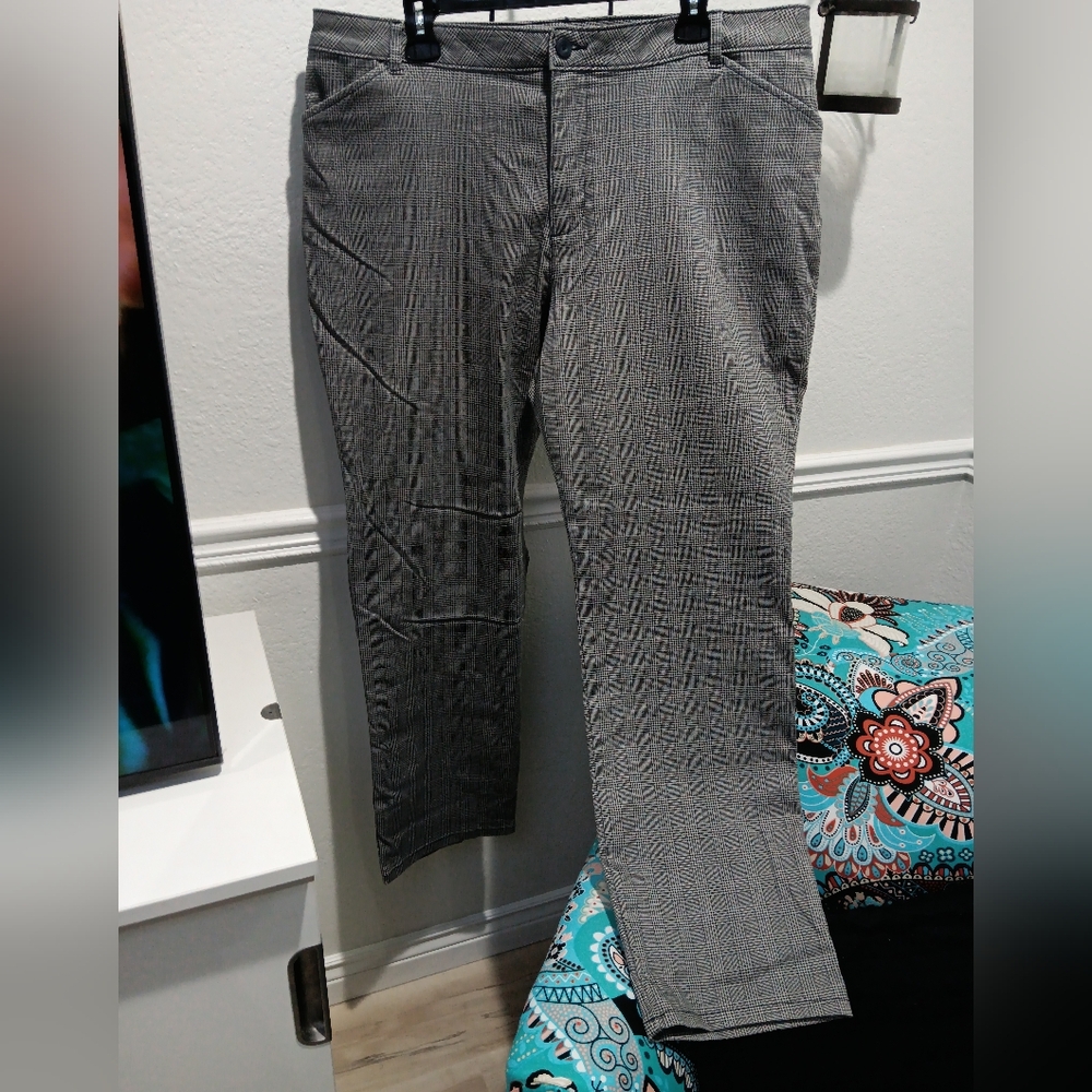 Chic Houndstooth Trousers